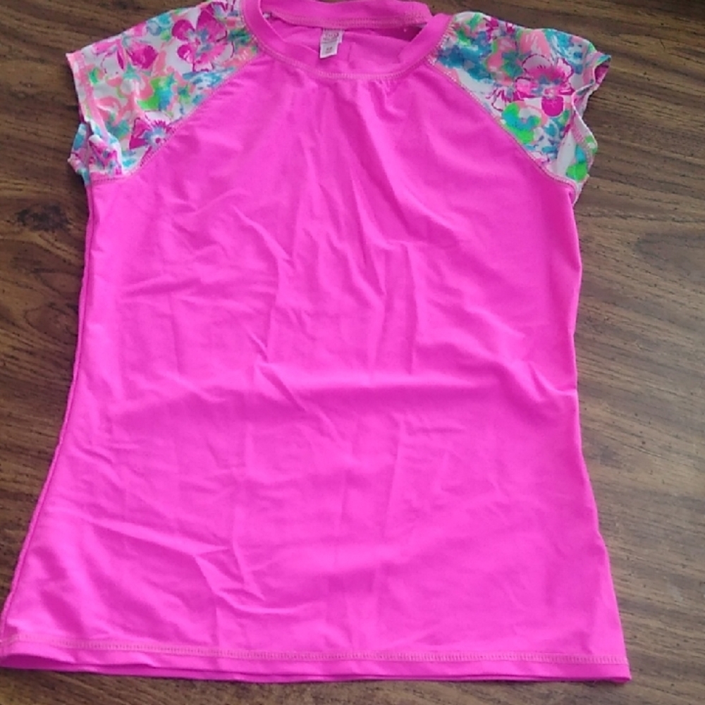 🌺 SO Pink Short Sleeve Tee with Floral Accents Size 12 Rashgaurd